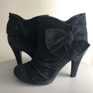 Black Gianni Bini Booties